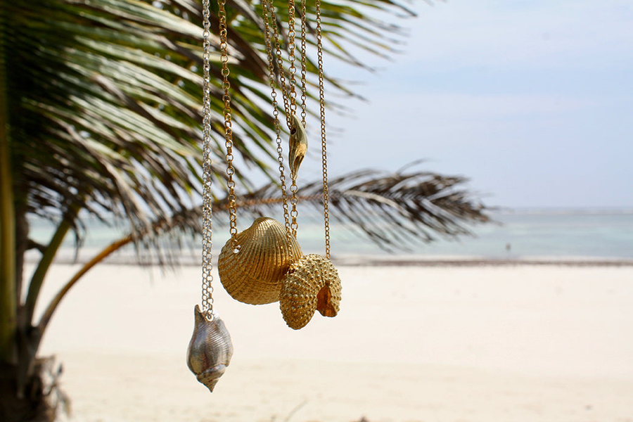 SEA SHELLS collection keyvisual | Jewellery inspired by the ocean | Jennifer Kinnear