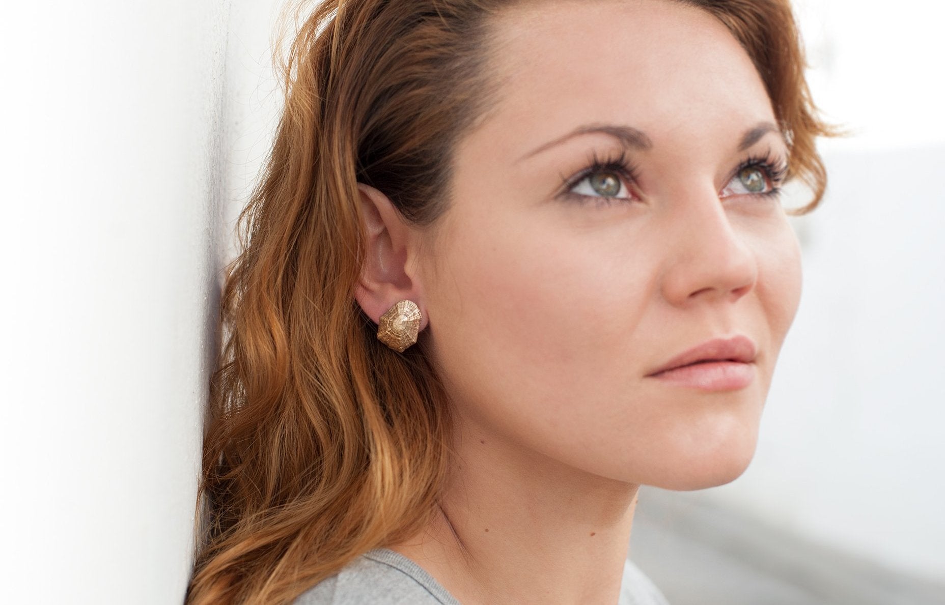LIMPET SHELL stud earrings - goldplated - Jennifer Kinnear Jewellery - Shell collection