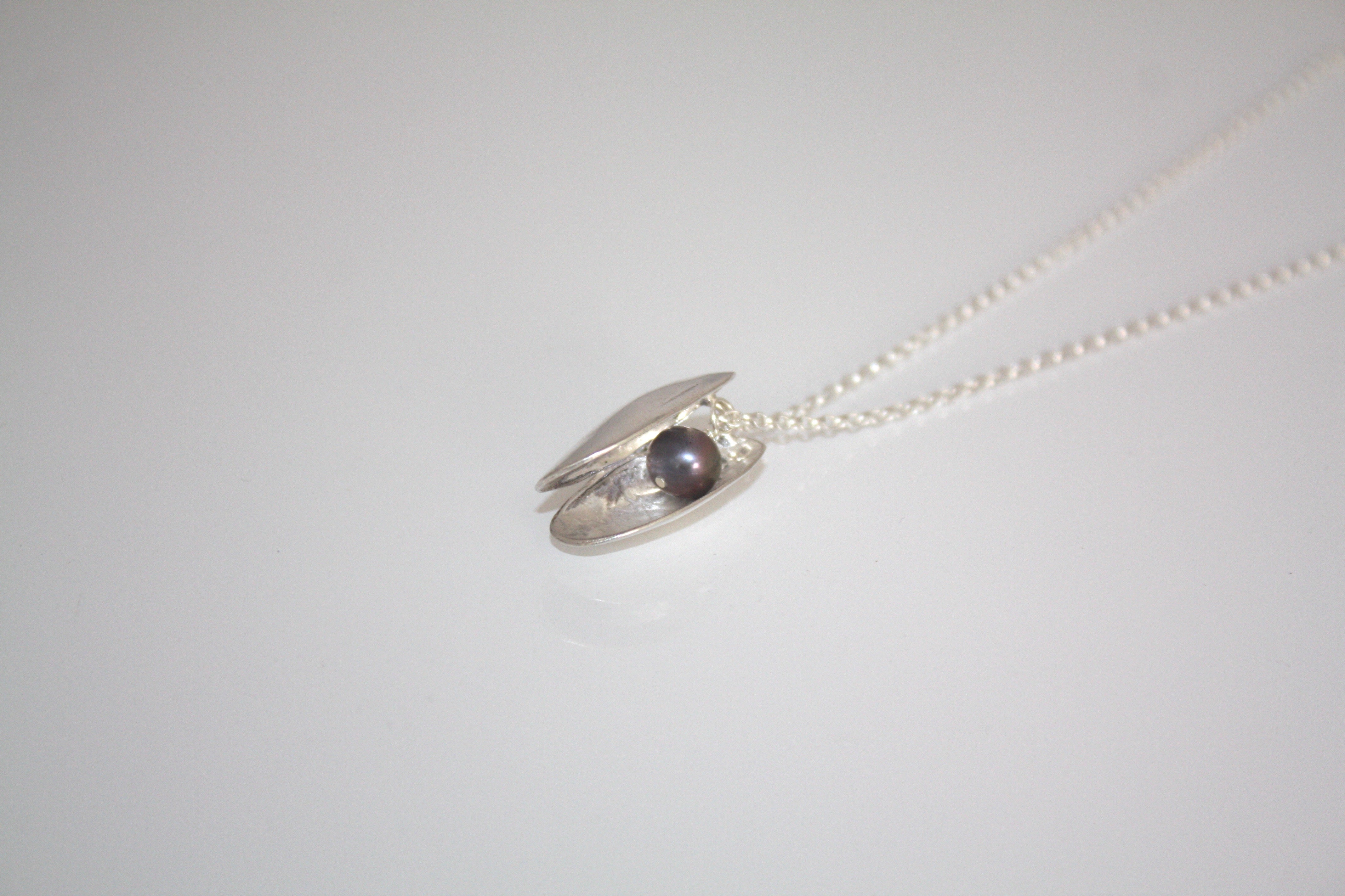 Open Clam shell necklace with fresh water pearl - sterling silver - shell collection - jennifer kinnear jewellery