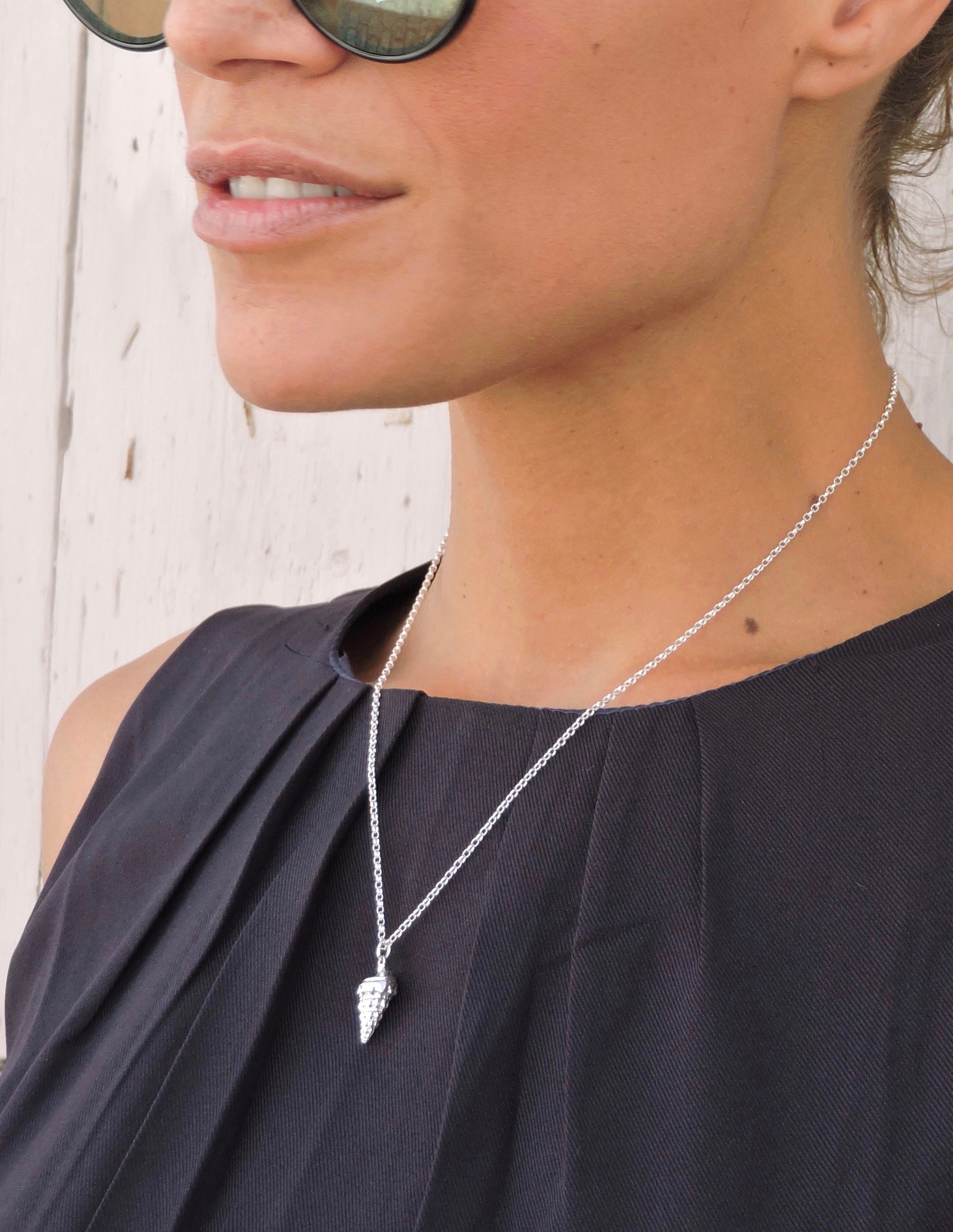WHELK SHELL necklace - silver - Jennifer Kinnear Jewellery - Shell collection