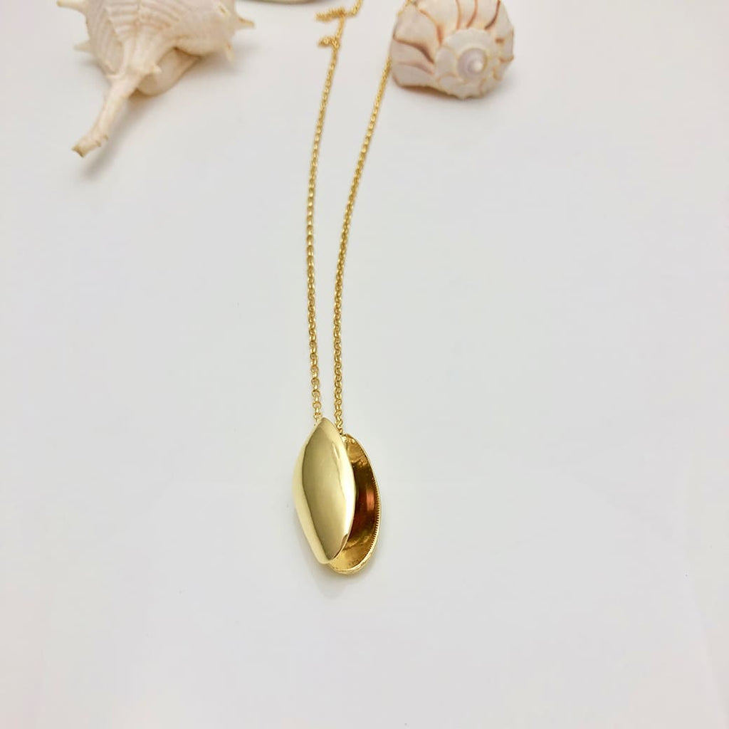 Goldplated double clam necklace - Charms Collection - Jennifer Kinnear Jewellery